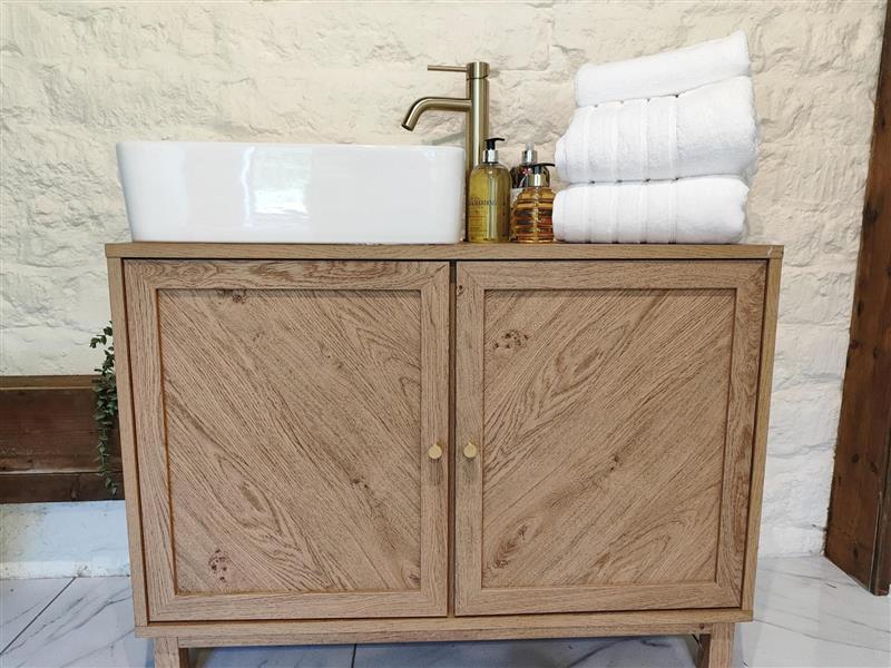 cotswold-bankview-standard-double-room-ensuite-bathroom-24